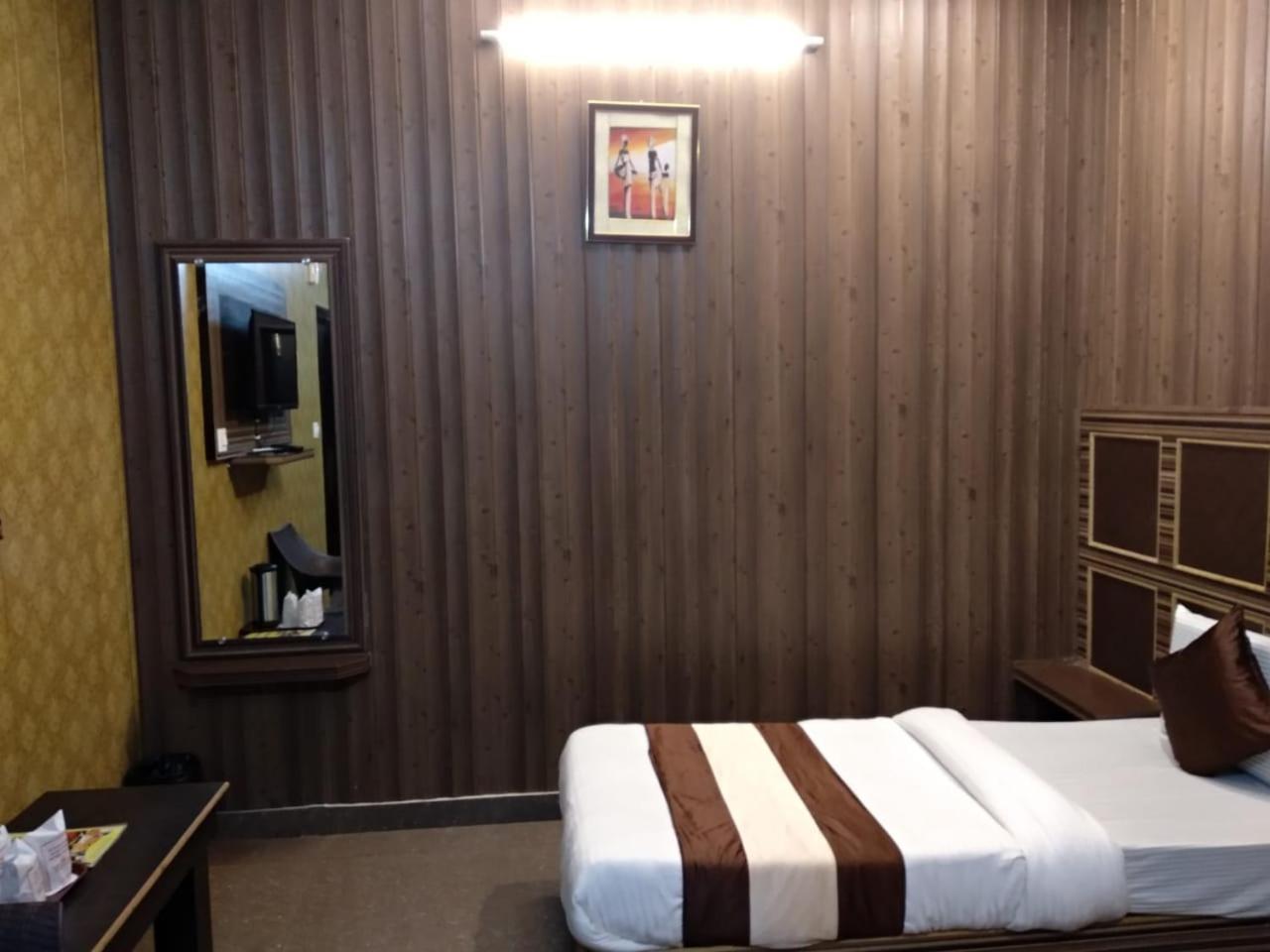 Grg Pardesi Hotel Haridwār Dış mekan fotoğraf